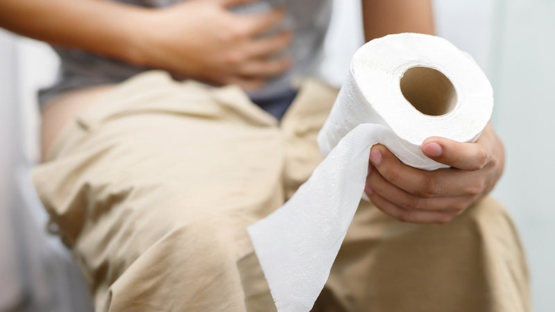Táo bón ra máu: Nguyên nhân, triệu chứng và cách phòng ngừa 