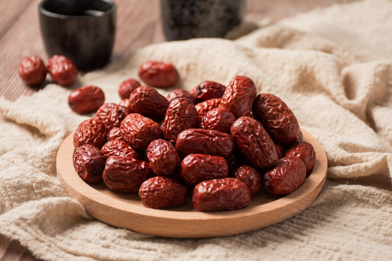 Táo đỏ ngâm rượu có tác dụng gì bạn đã biết hay chưa?2