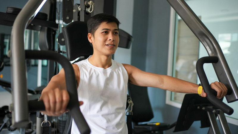 Tập Ngực Giữa: Bài Tập, Kỹ Thuật Và Lưu Ý An Toàn Cho Người Mới Bắt Đầu 3 Tập Ngực Giữa: Bài Tập, Kỹ Thuật Và Lưu Ý An Toàn Cho Người Mới Bắt Đầu 3