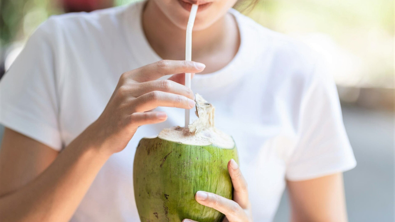 Thai 13 tuần uống nước dừa được không? Lợi ích của nước dừa với mẹ bầu 3