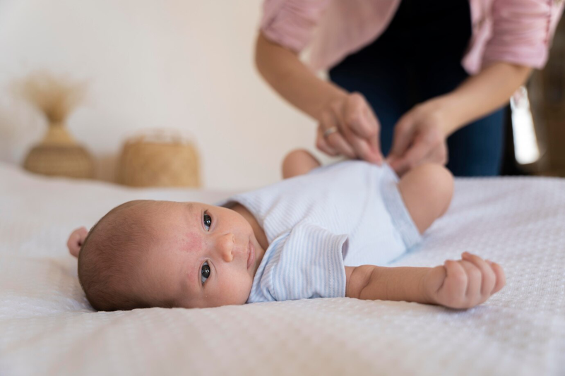 Thoát vị bẹn ở trẻ sơ sinh có biểu hiện gì và cách điều trị