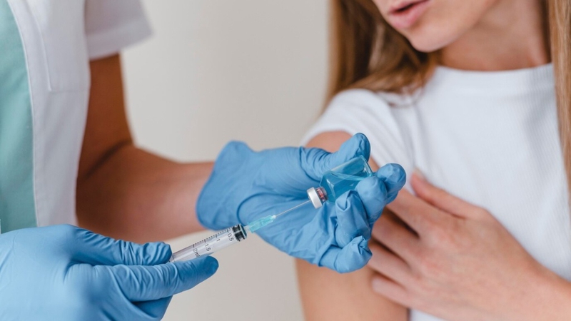 Tiêm vắc xin trước lịch hẹn có sao không? Những điều cần biết trước khi tiêm 2