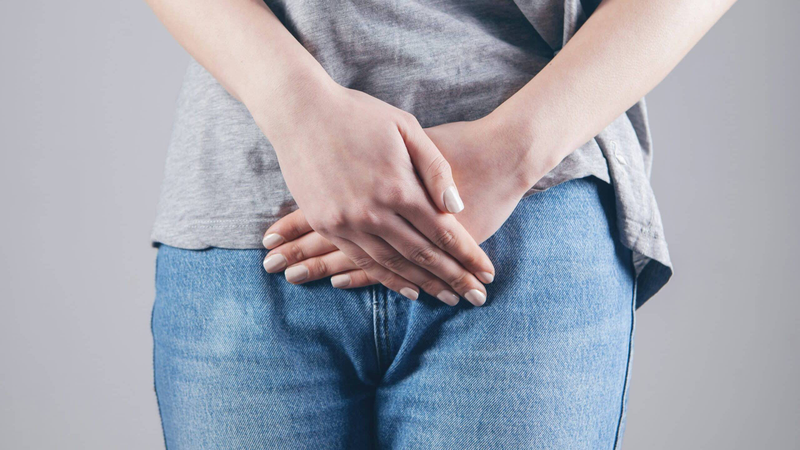 Tiểu buốt sau sinh mổ có thể do nhiễm trùng vết mổ và viêm cổ tử cung