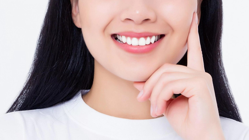 Trám răng cửa bị gãy có đau không? Những điều bạn cần biết 3