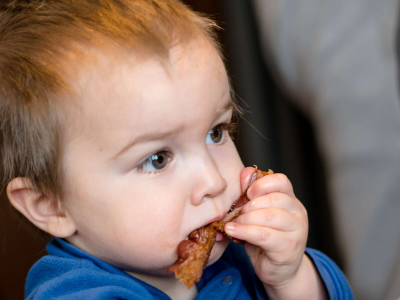 Trẻ 6 tháng ăn được thịt gì để dễ tiêu hóa?