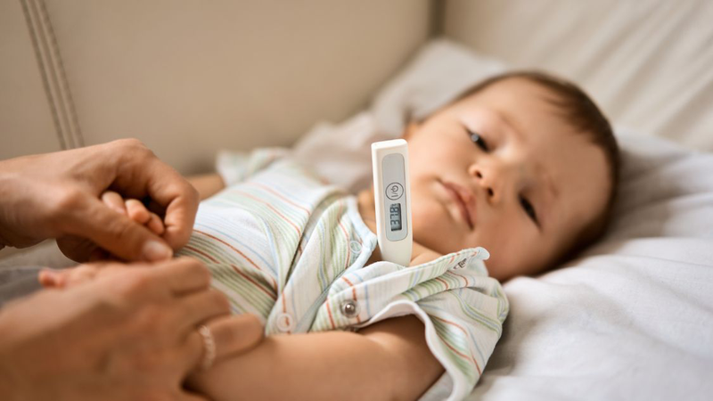 Trẻ 9 tháng tiêm mũi sởi có sốt không? Cách hạ sốt an toàn sau tiêm sởi 1