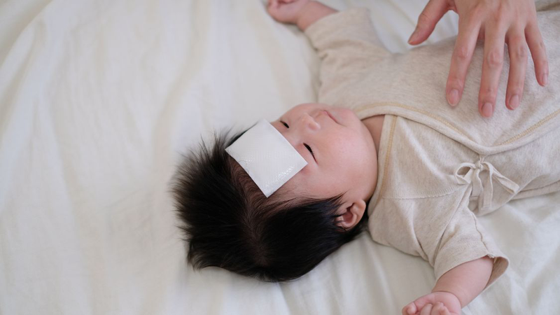 Trẻ 9 tháng tiêm mũi sởi có sốt không? Cách hạ sốt an toàn sau tiêm sởi 3