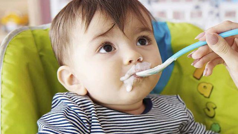 Trẻ bị tiêu chảy có nên ăn váng sữa? Lưu ý khi chăm trẻ bị tiêu chảy 1