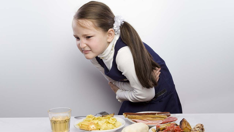 Trẻ đau bụng buồn nôn cảnh báo bệnh gì? Cách xử trí như thế nào? 1