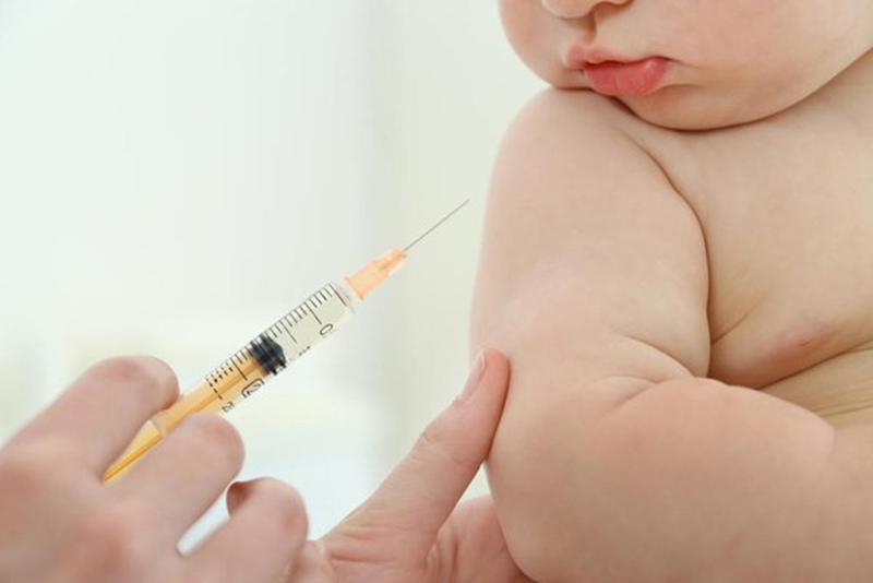 Trẻ em sau tiêm vắc xin bao lâu thì sốt?