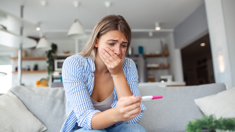 Bị trễ kinh ra huyết trắng có thai không? 1