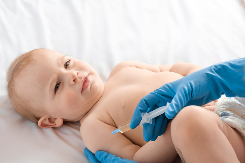 Trẻ sơ sinh chích ngừa trễ có sao không? Cách giải quyết tình trạng tiêm vắc-xin trễ ở trẻ 1