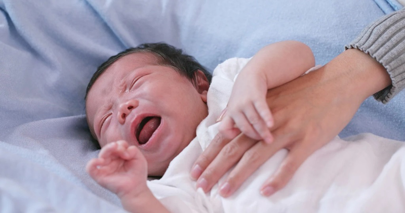 Trẻ sơ sinh ho 1-2 tiếng có sao không? Cách chăm sóc trẻ sơ sinh bị ho 1