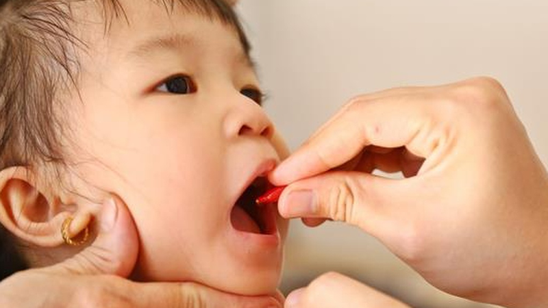 Trẻ uống vitamin A có tác dụng phụ không? Cách bổ sung vitamin A cho trẻ an toàn và hiệu quả 3