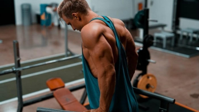 Triceps dip và hướng dẫn cách tập chi tiết cho người mới bắt đầu 1