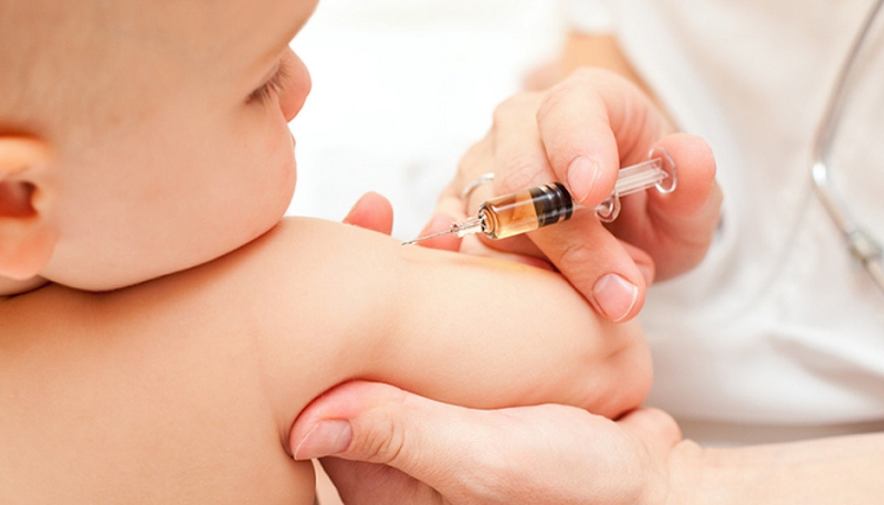 Triệu chứng sau tiêm vắc xin bại liệt trẻ có thể gặp phải mà cha mẹ cần lưu ý 2