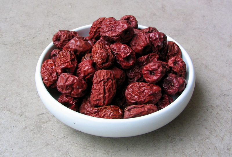 Trung bình 1 quả táo đỏ khô bao nhiêu calo? 1