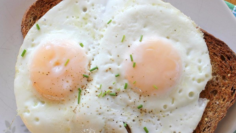 Trứng chiên bao nhiêu calo? Mẹo ăn trứng chiên không bị tăng cân 4