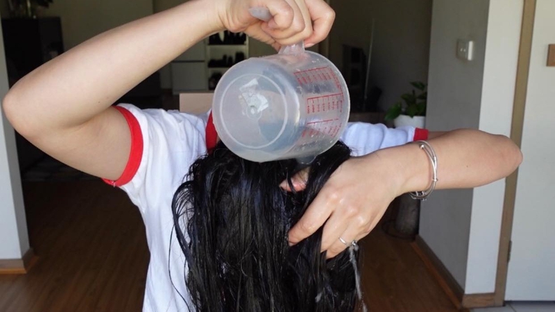 Ủ tóc bằng nước vo gạo: Giải pháp suôn mượt và kích thích mọc tóc 2