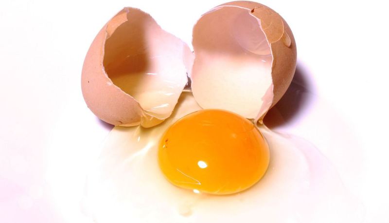 Uống lòng đỏ trứng gà với mật ong có tác dụng gì 3