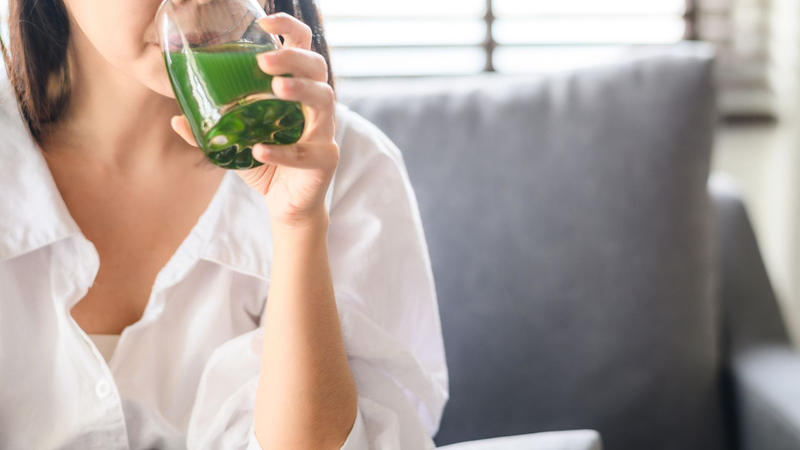 Chỉ nên sử dụng lá mơ lông được trồng hoặc hái ở nơi sạch sẽ