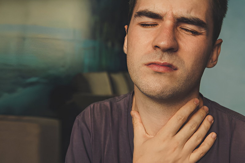 Vì sao chúng ta cảm thấy khó nuốt nước bọt?-2