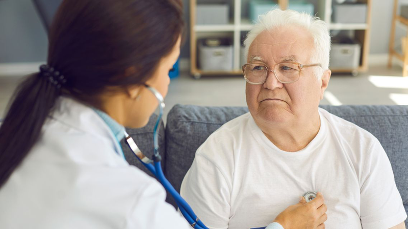 Viêm phổi ho ra máu​: Nguyên nhân, mức độ nguy hiểm và cách điều trị 4