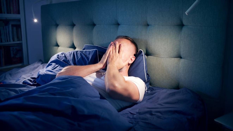 Căng thẳng, mất ngủ kéo dài góp phần thúc đẩy bệnh tiến triển