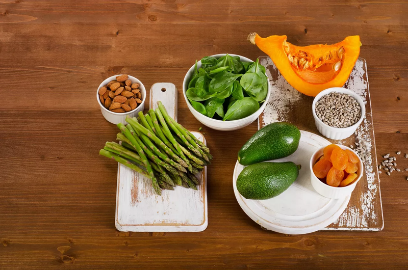 Mẹ bầu nên duy trì thực đơn lành mạnh, đủ các nhóm chất