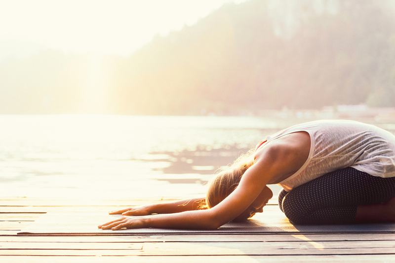 Yoga chào mặt trời: Tác dụng và gợi ý các động tác tại nhà 1