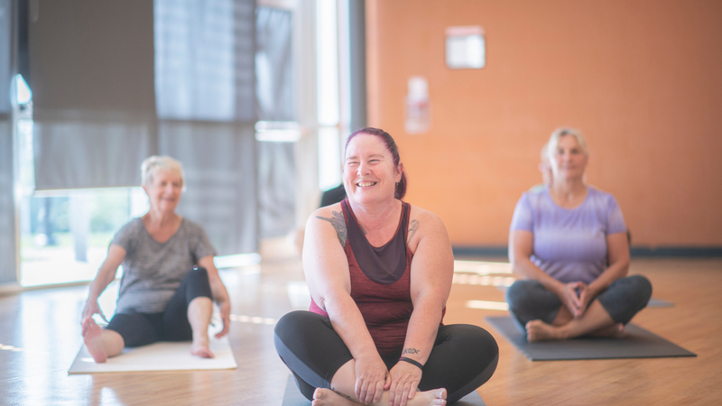 Yoga cười là gì? Tìm hiểu về liệu pháp tinh thần hiệu quả cho sức khỏe 5