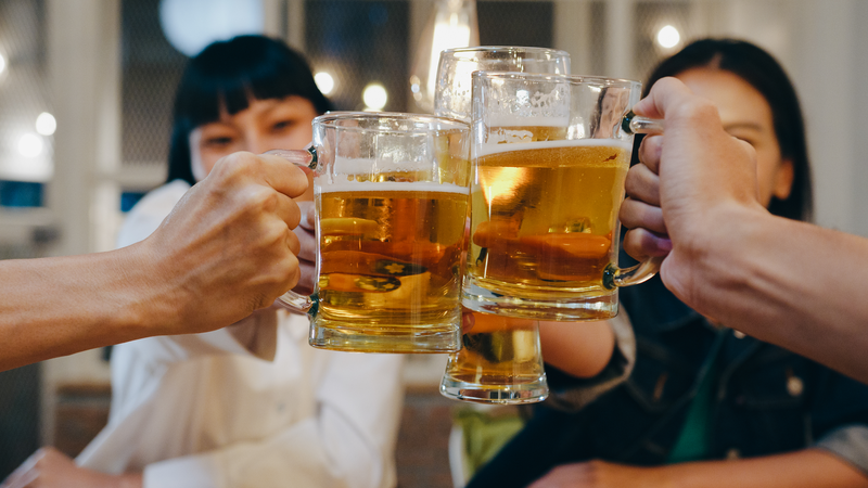 Uống bia bị đau bụng là do đâu? Cách khắc phục như thế nào? 4
