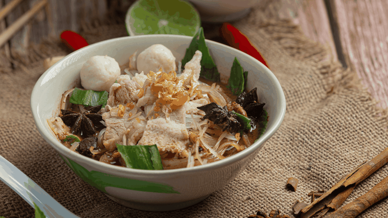 Hủ tiếu khô bao nhiêu calo? Một câu hỏi nhiều người đắn đo trước khi chọn món ăn này