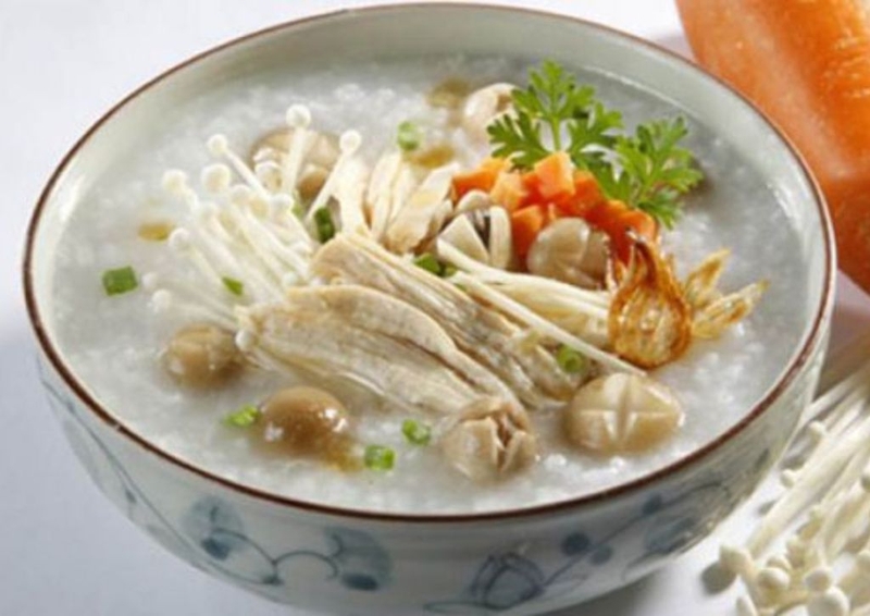 Hướng dẫn 3 món cháo nấm rơm cho bé ăn dặm thơm ngon khó cưỡng 2