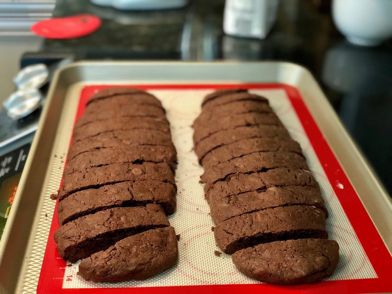 Hướng dẫn bạn cách làm bánh mì biscotti sô cô la thơm ngon 5