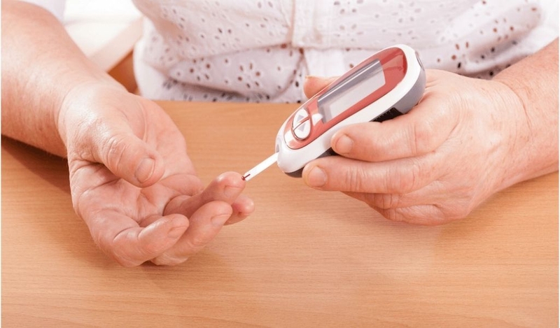 Hướng dẫn các bước sử dụng máy đo đường huyết an toàn và hiệu quả