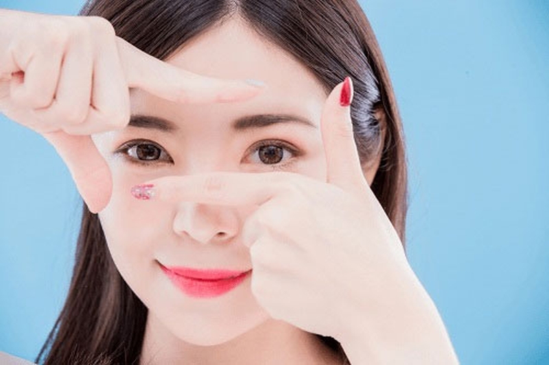 Hướng dẫn các chị em chăm sóc sau cắt mí1