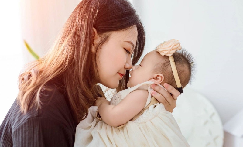 Hướng dẫn cách bế trẻ sơ sinh đúng kỹ thuật theo từng giai đoạn 7