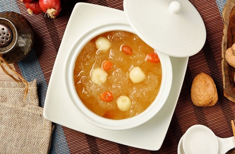 Hướng dẫn cách chưng yến sào với hạt sen đầy dinh dưỡng - Nhà thuốc FPT Long Châu