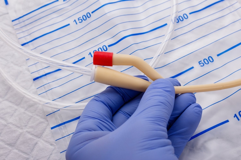 Hướng dẫn cách đặt ống thông tiểu nam2