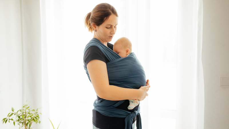 Hướng dẫn cách đeo địu em bé thoải mái cho mẹ và bé 4