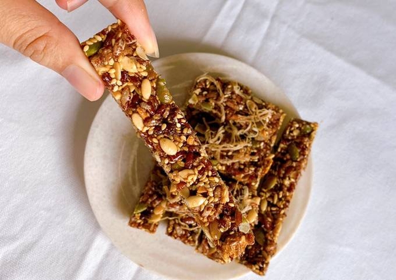 Bánh gạo lứt - nguồn dinh dưỡng cho phụ nữ sau sinh