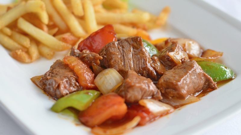 Hướng dẫn cách làm bò lúc lắc tuyệt đỉnh, mềm thơm hấp dẫn 3