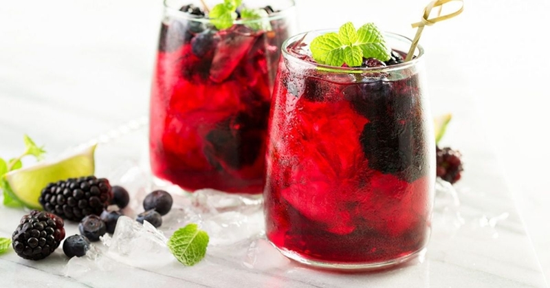 Nên bảo quản nước dâu tằm trong tủ lạnh để giữ được hương vị lâu hơn