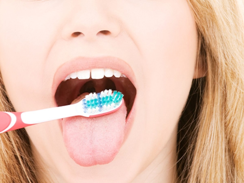 Hướng dẫn cách làm sạch lưỡi giúp khoang miệng luôn thơm mát 3