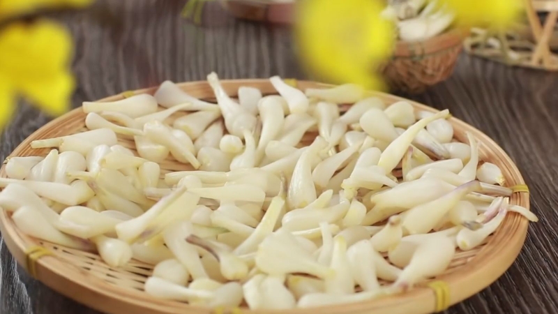 Hướng dẫn cách muối củ kiệu trắng giòn chua thanh giải ngán ngày Tết 1