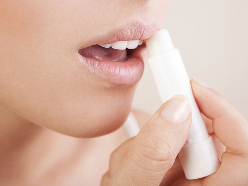 Hướng dẫn cách tẩy tế bào chết cho môi hiệu quả 4