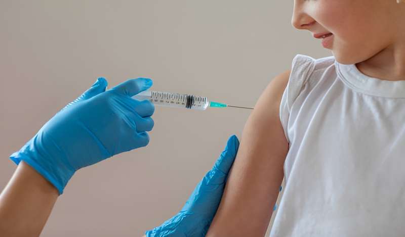 Hướng dẫn cách theo dõi sau tiêm và cách xử lý phản ứng sau tiêm tại nhà 1