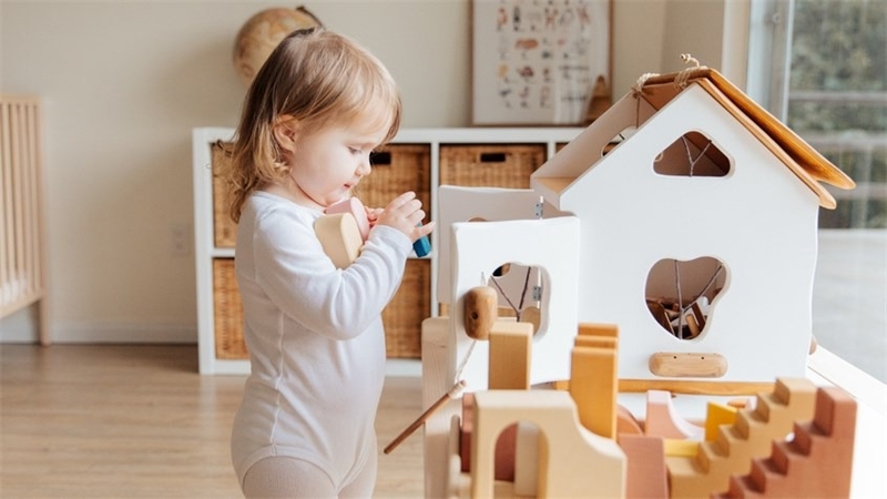 huong-dan-cham-soc-be-bi-tay-chan-mieng 2.jpg