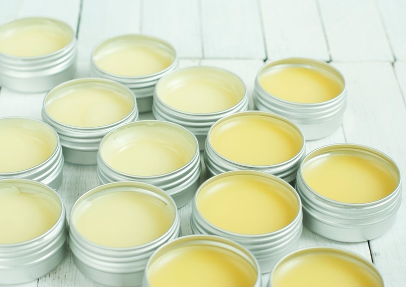 Hướng dẫn chi tiết cách làm son dưỡng môi không cần sáp ong 1